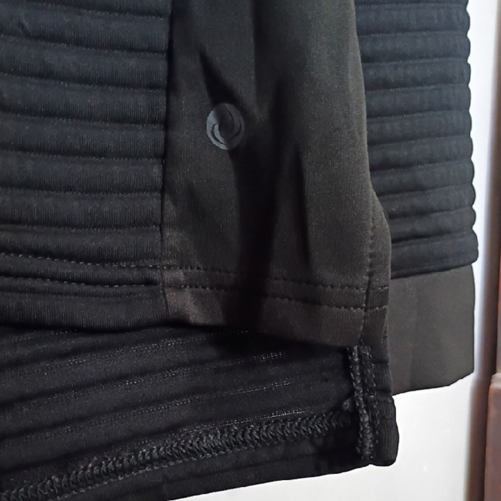 Apana Women’s Black Quilted Jacket Small – Athletic Lightweight Polyester - Picture 4 of 8